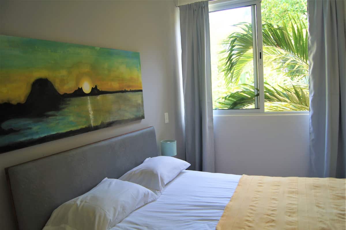 Comfort Studio, 1 Bedroom, 2 Bathrooms, Beachfront | Living area
