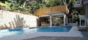 Outdoor pool, a waterfall pool - Casa Estrella Mirabal (Cabarete)