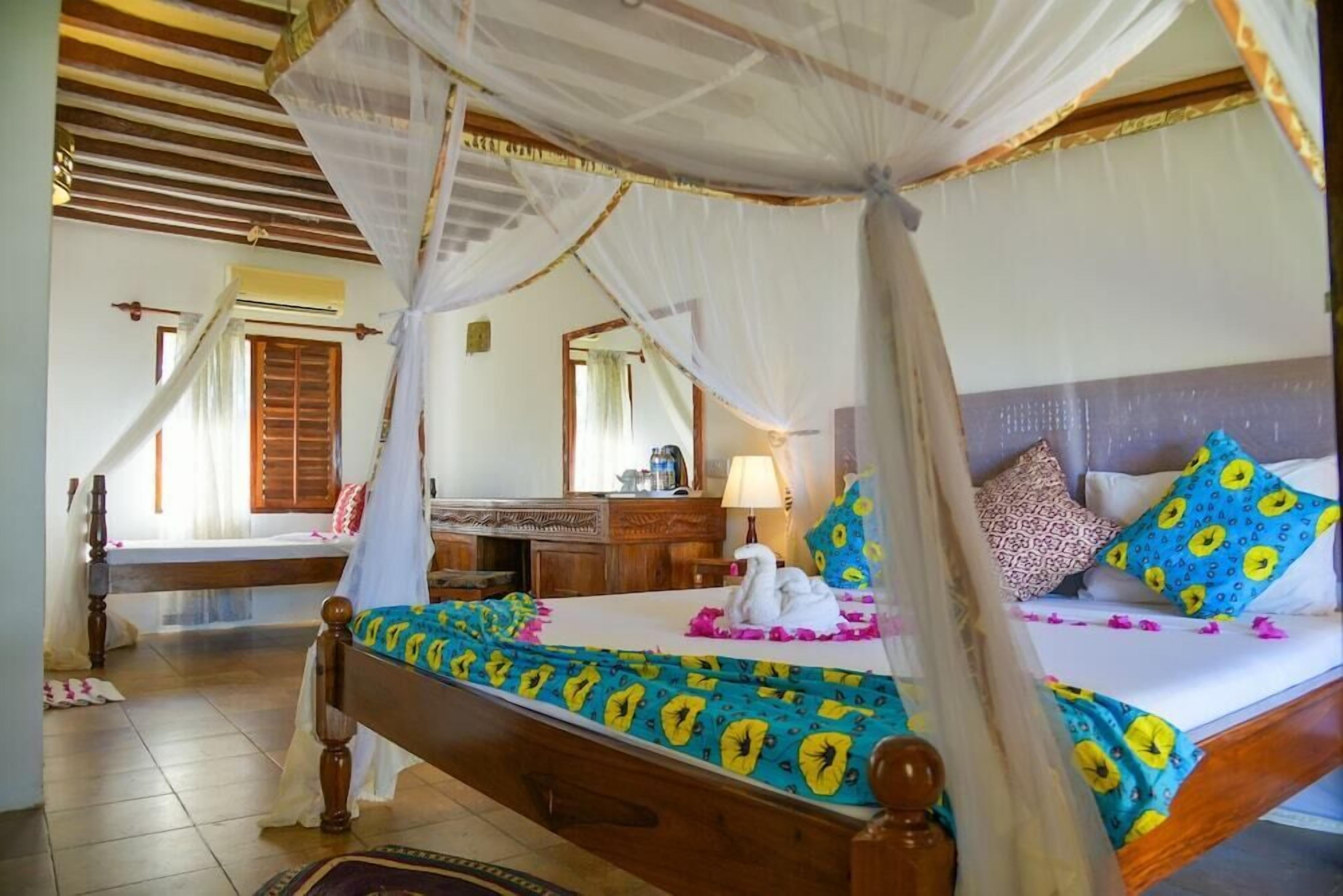 1 Schlafzimmer, hochwertige Bettwaren, Zimmersafe, Schreibtisch