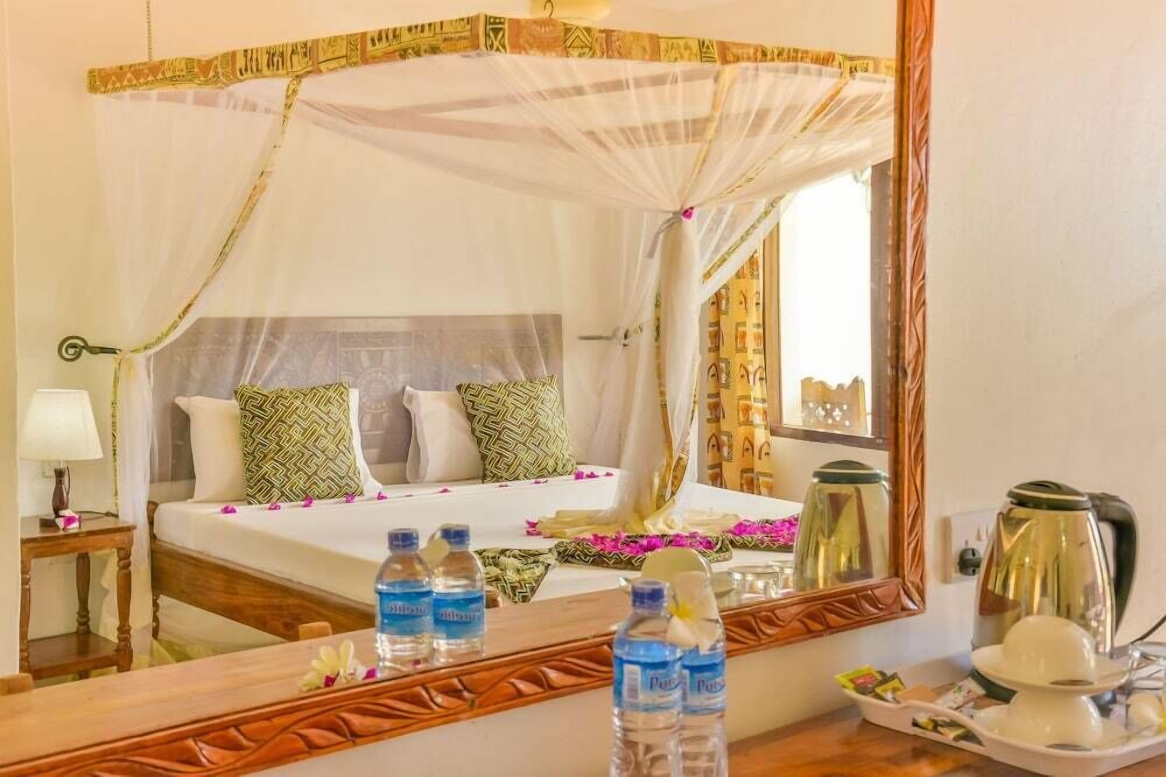 1 Schlafzimmer, hochwertige Bettwaren, Zimmersafe, Schreibtisch