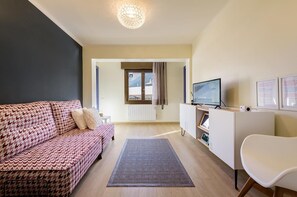 Una televisión de pantalla plana