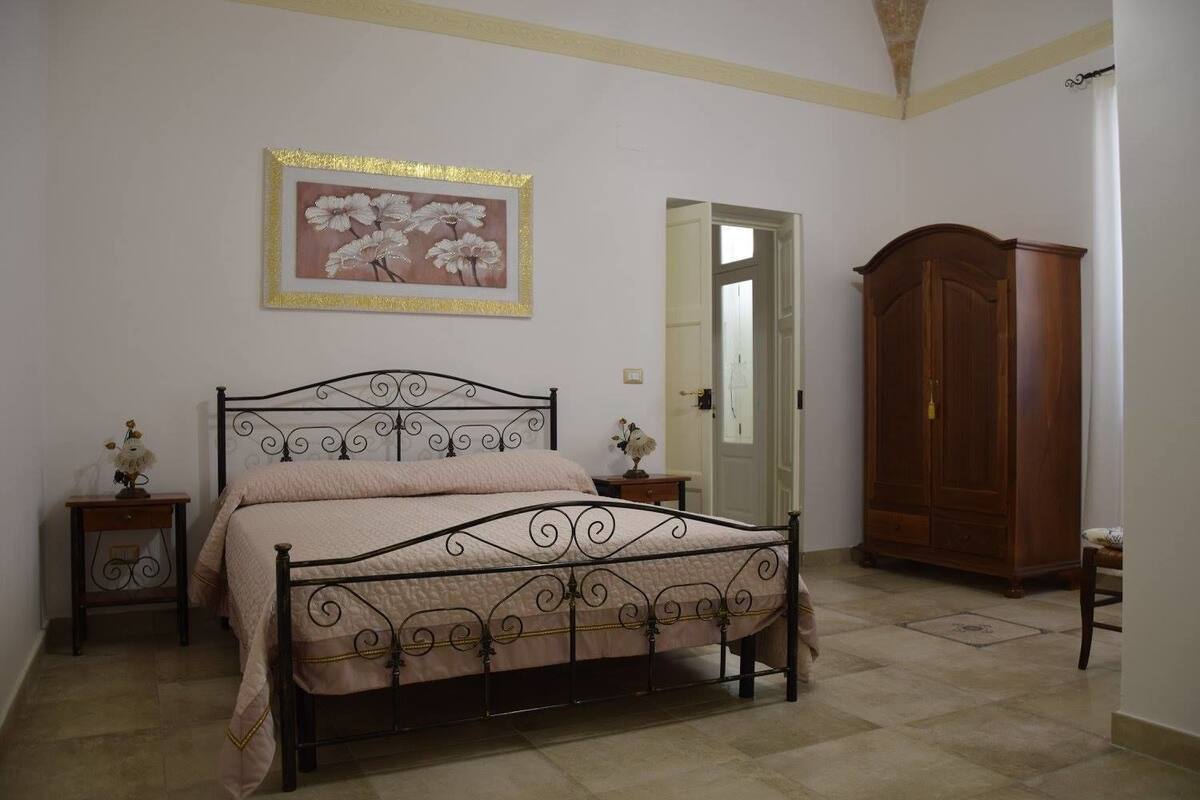 Classic Quadruple Room, Non Smoking | Egyptian cotton sheets, premium bedding, down duvets, minibar
