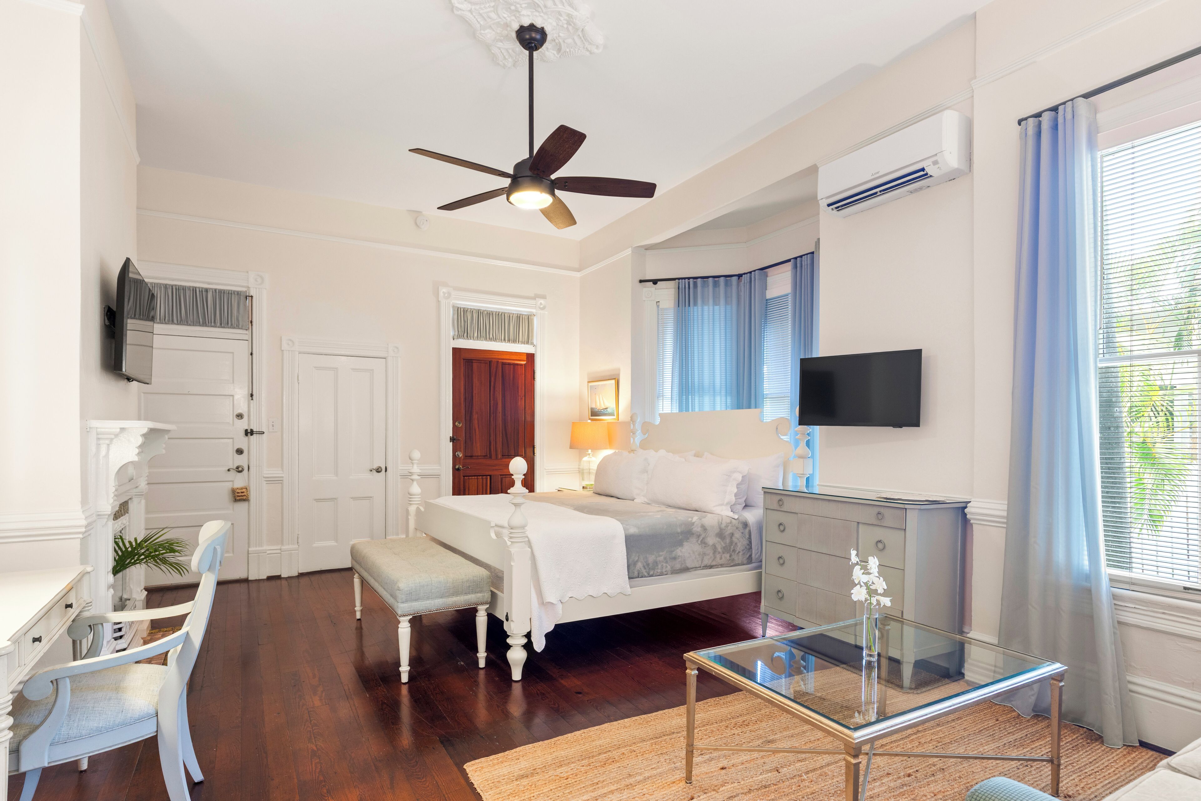 浪漫客房, 1 张特大床 | 特色装修、特色家居、办公桌、免费 WiFi