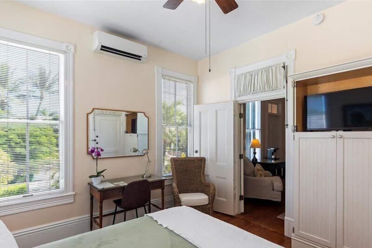 Decoración personalizada, muebles diferentes y wifi gratis