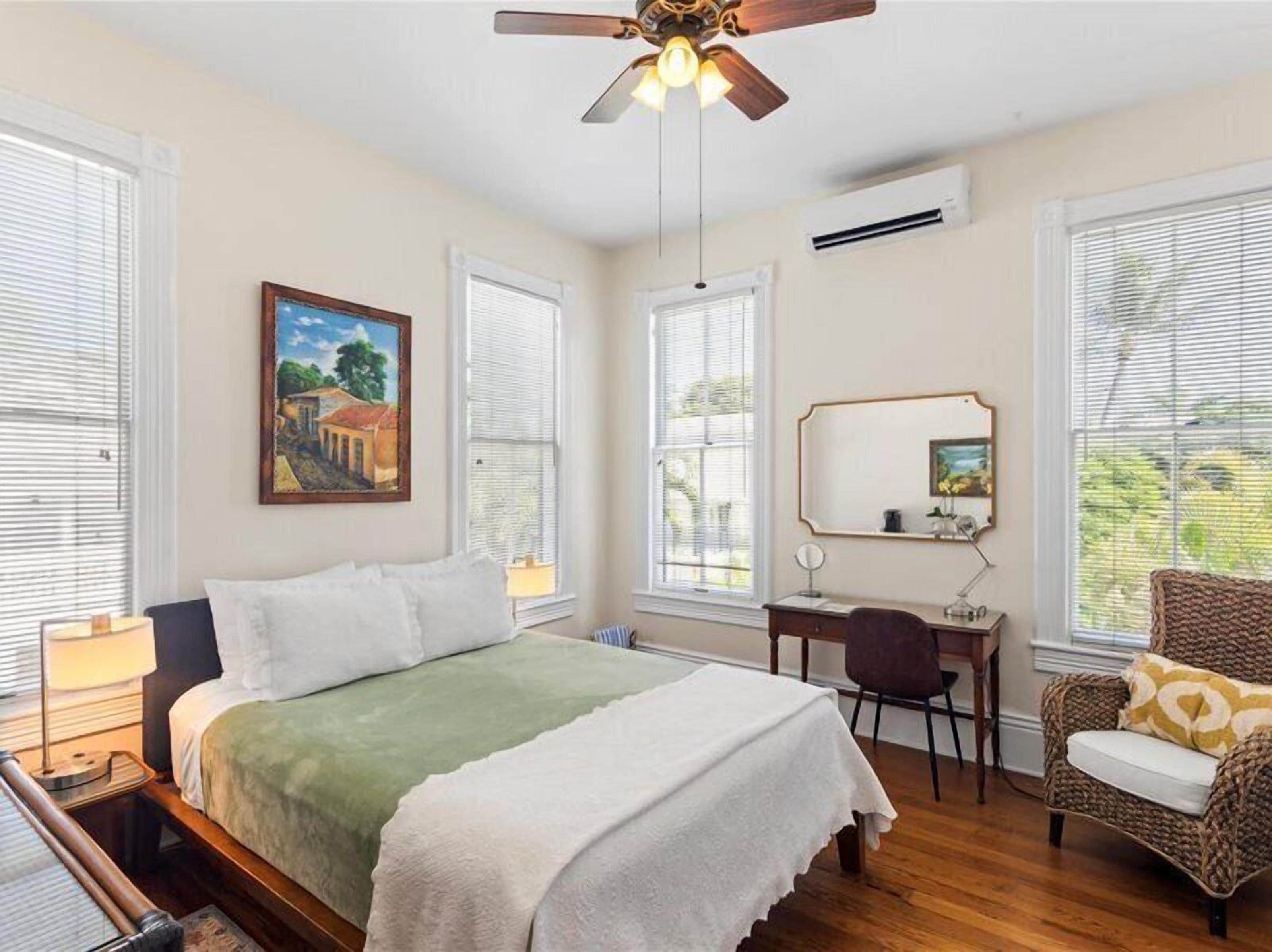 基础双人房, 1 张大床 | 特色装修、特色家居、办公桌、免费 WiFi