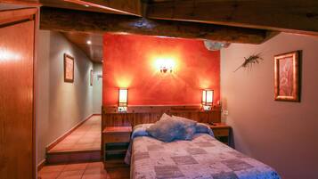 Double Room | Soundproofing, free WiFi, bed sheets