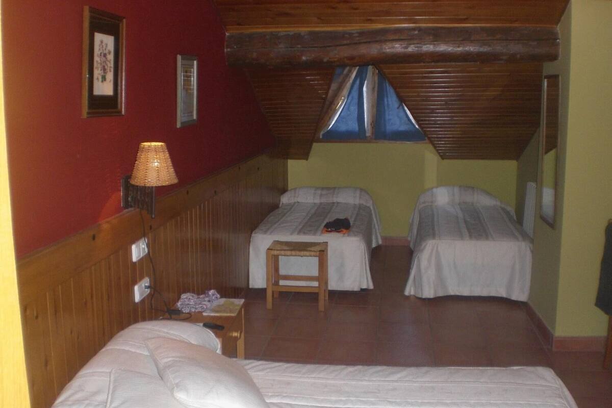 soundproofing, free wifi, bed sheets