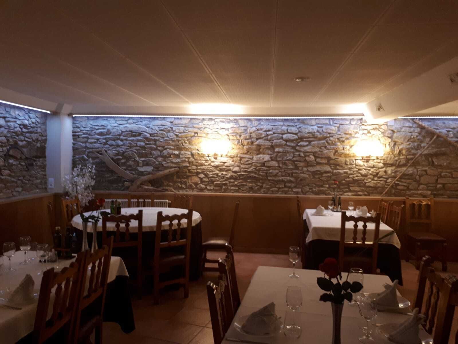 Petit déjeuner, déjeuner et dîner servis sur place