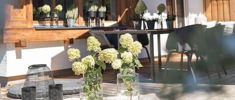 Outdoor dining