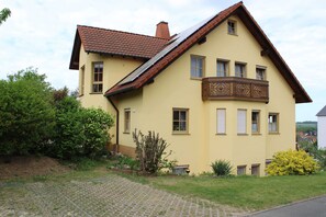 Unclassified image, 4 of 23, button