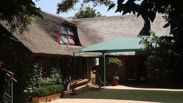 Family Room, 1 Bedroom, Non Smoking, Garden View | Garden view