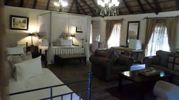 2 chambres, surmatelas, coffres-forts dans les chambres