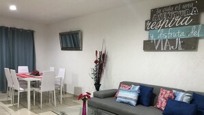 Leilighet – deluxe, 2 soverom | Oppholdsområde