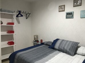 Deluxe Apartment, 2 Bedrooms | 1 bedroom, premium bedding, down comforters, free WiFi - Marina Diamante A (Acapulco)