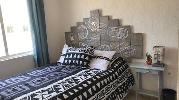 Deluxe Apartment, 2 Bedrooms | 1 bedroom, premium bedding, down comforters, free WiFi