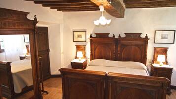 Triple Room, Multiple Beds, Hill View