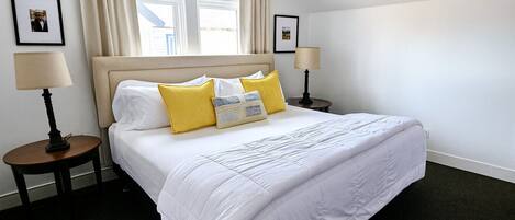 4 dormitoris, escriptori, planxa i posts de planxar i wifi