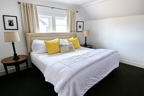 4 dormitoris, escriptori, planxa i posts de planxar i wifi 