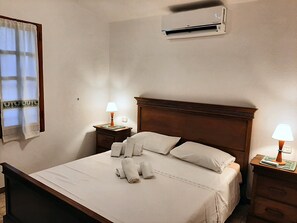 3 chambres, fer et planche à repasser, Wi-Fi gratuit, draps fournis