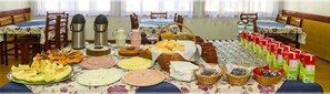 Tägliches inbegriffenes Frühstücksbuffet