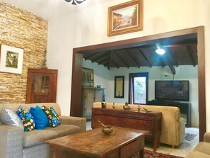 House | Living room | Flat-screen TV - Paraíso Escarpas 2 (Capitólio)