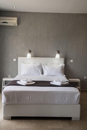 Double Room, 1 Queen Bed with Sofa bed, Non Smoking - Ponti Beach Hotel (Lefkada)