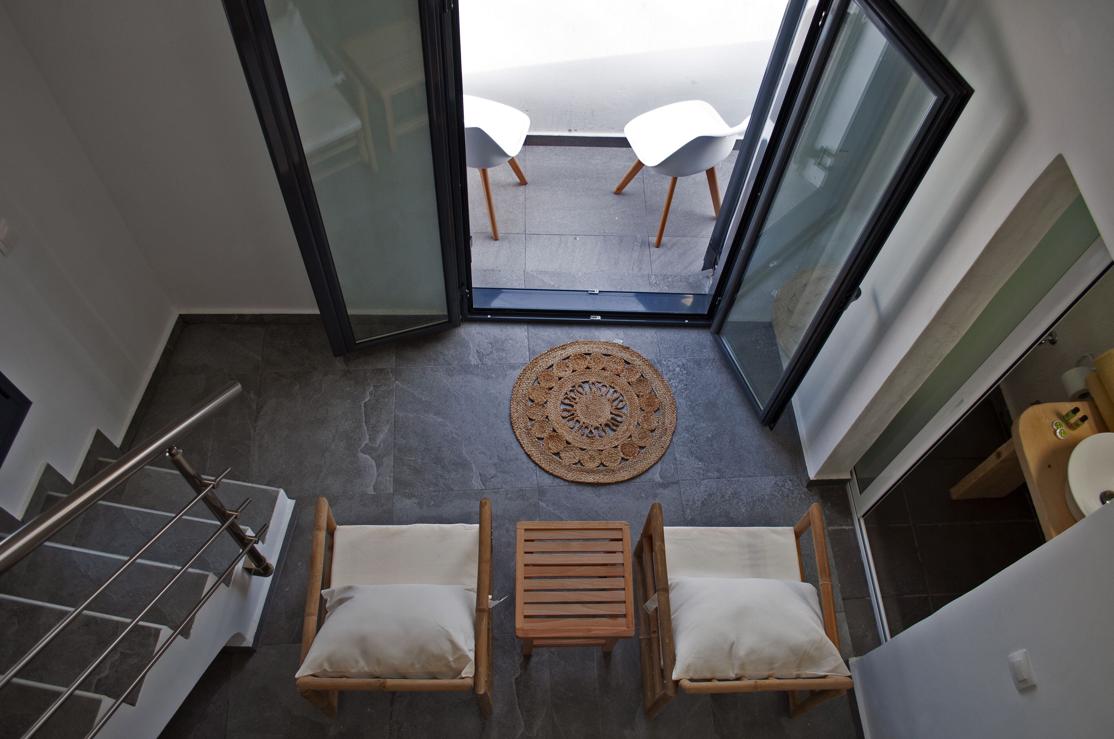 deluxe duplex, 1 queen bed, hot tub, oceanfront (suite d) | 1 bedroom, egyptian cotton sheets, premium bedding, pillow-top beds