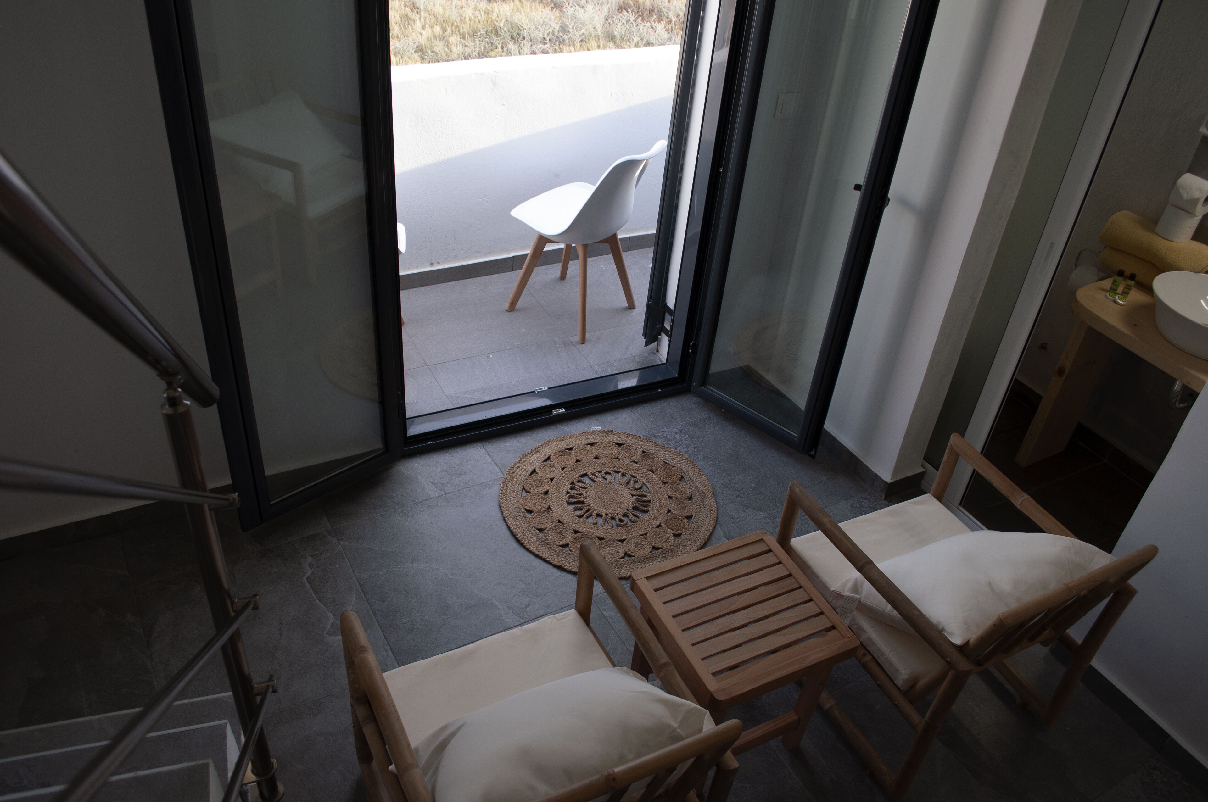 deluxe duplex, 1 queen bed, hot tub, oceanfront (suite d) | 1 bedroom, egyptian cotton sheets, premium bedding, pillow-top beds