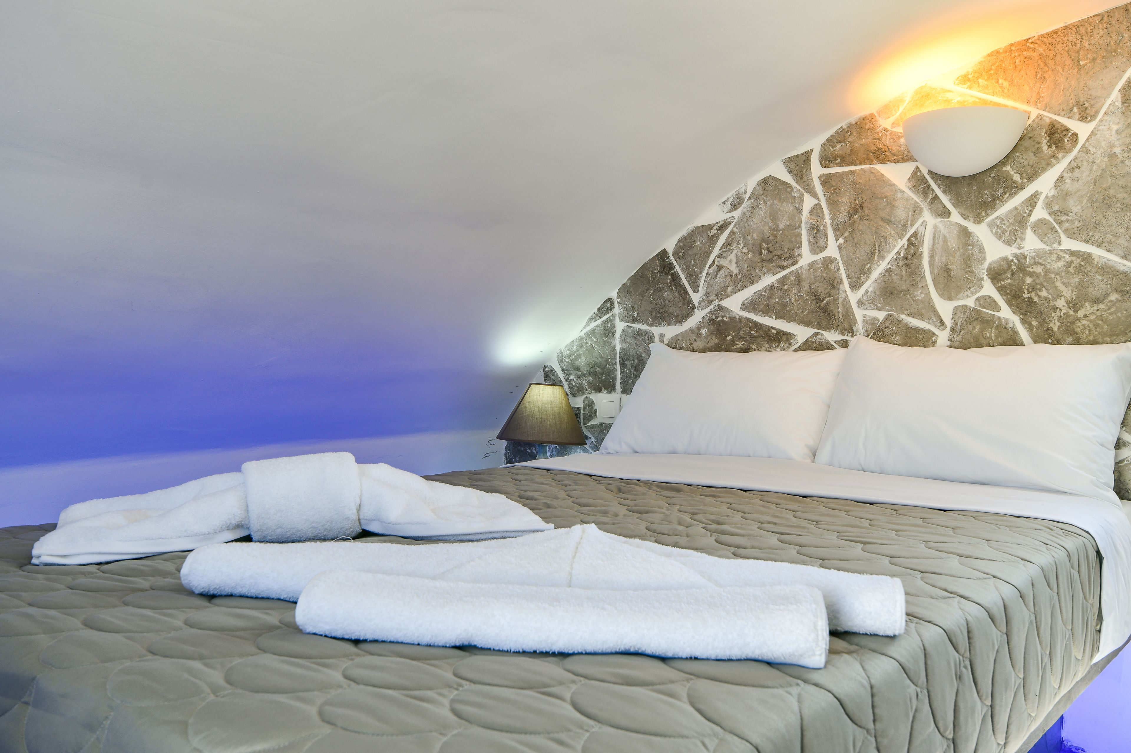 1 bedroom, egyptian cotton sheets, premium bedding, pillow-top beds