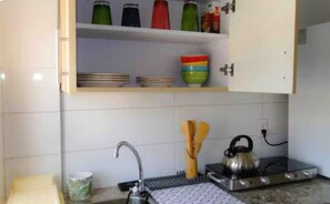 Fridge, stovetop