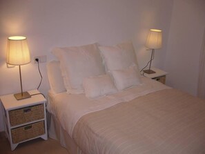 1 camera, ferro/asse da stiro, Wi-Fi, lenzuola