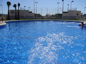 Pool - Vinaros: apartment with large terrace and garden (Vinaros)