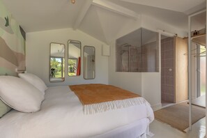 5 soverom, skrivebord, strykejern/-brett og wi-fi (inkludert)