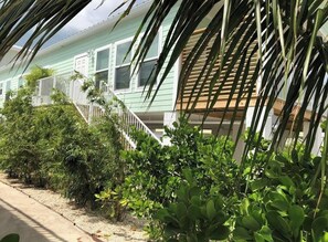 Exterior - 🌸Home #2: THE REEL WORLD (Off Water Property-approximately 250 ft from Private beach entrance)- 🌸 (Marathon)