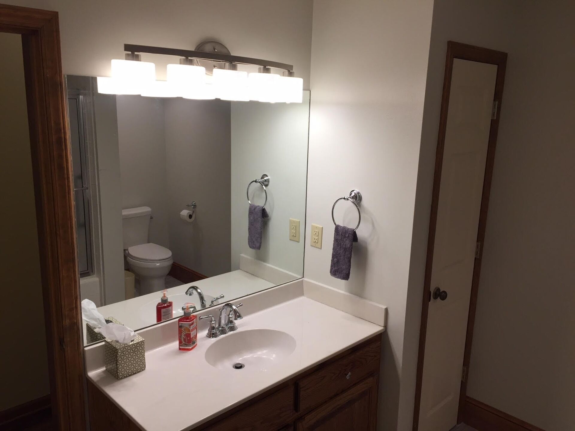 combined shower/bathtub, hair dryer, towels, soap