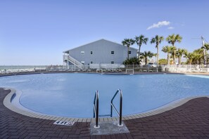 Een binnenzwembad, een verwarmd zwembad