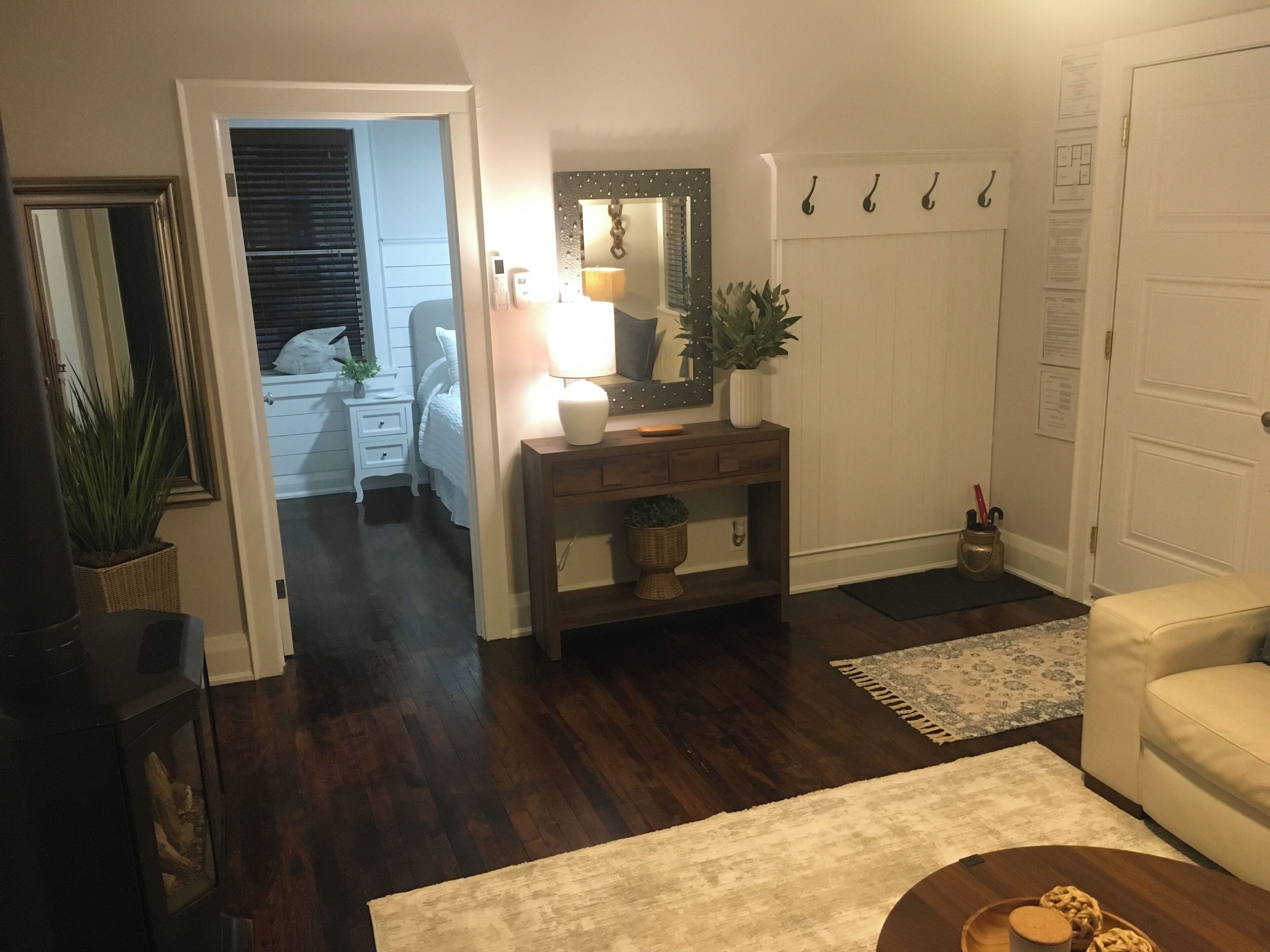 2 habitaciones, tabla de planchar con plancha, wifi y ropa de cama 