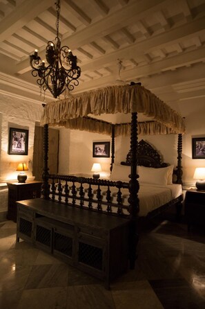 Individually furnished, bed sheets, wheelchair access