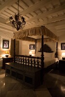 Individually furnished, bed sheets, wheelchair access