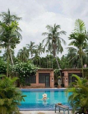 Outdoor pool - The Rajbari Bawali (Alipur)