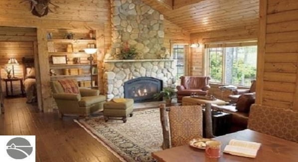 Interior - Homestead Hideaway away from it all (Glen Arbor)