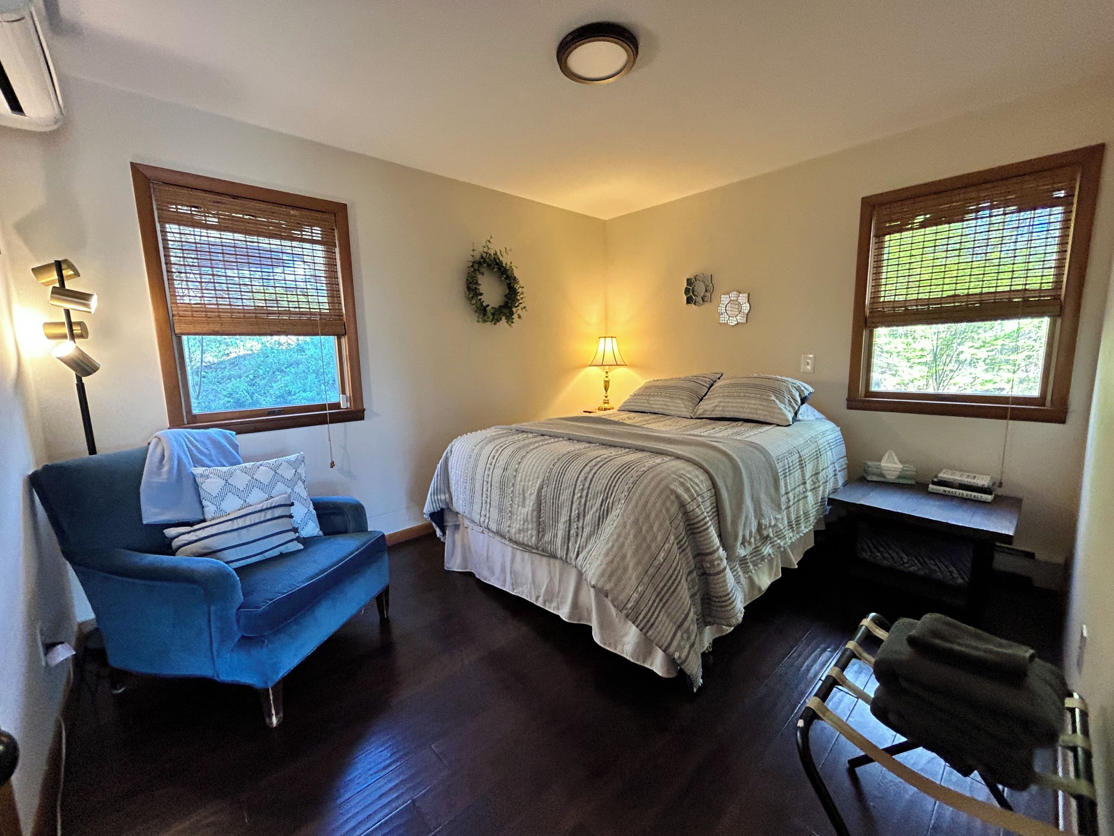 4 bedrooms, free WiFi, bed sheets