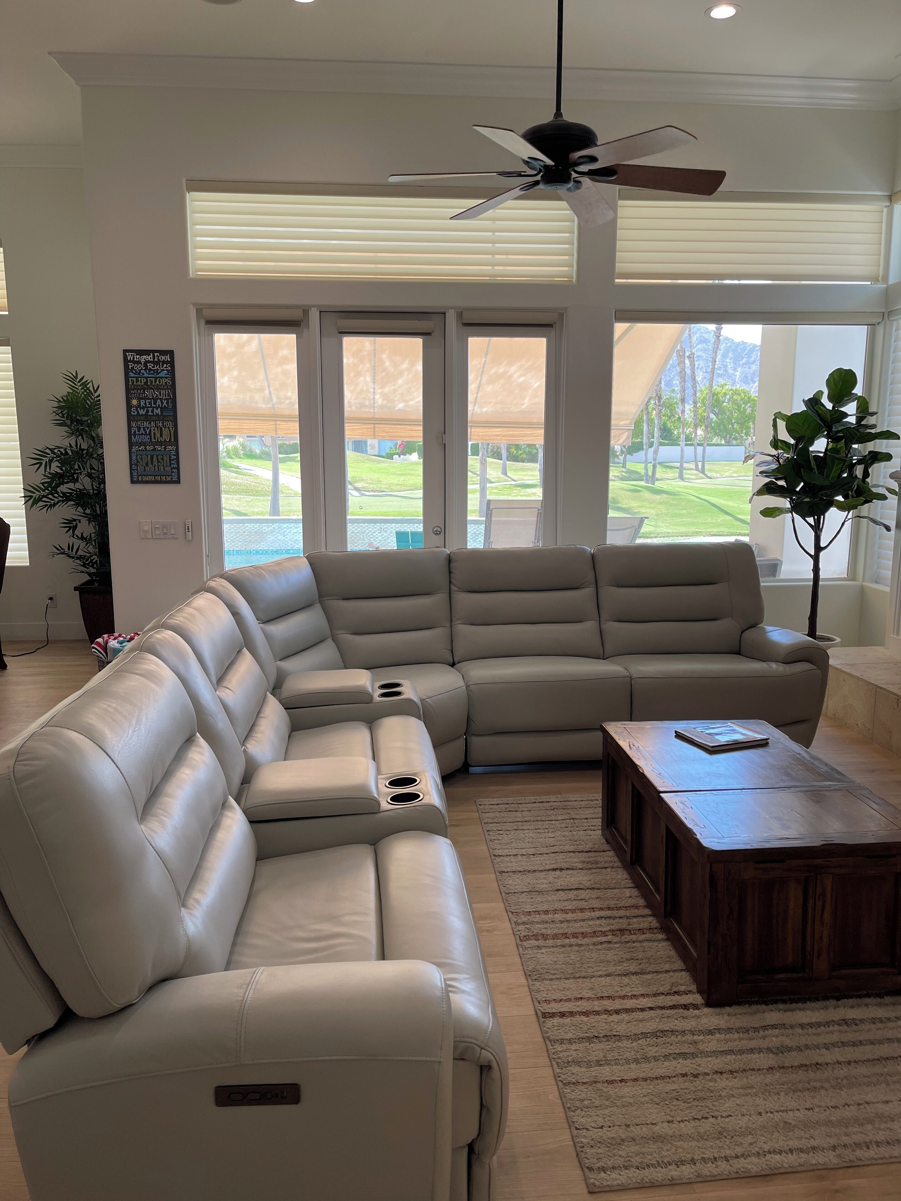 Smart TV, Netflix, books, streaming services