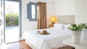 5 bedrooms, in-room safe, iron/ironing board, travel cot