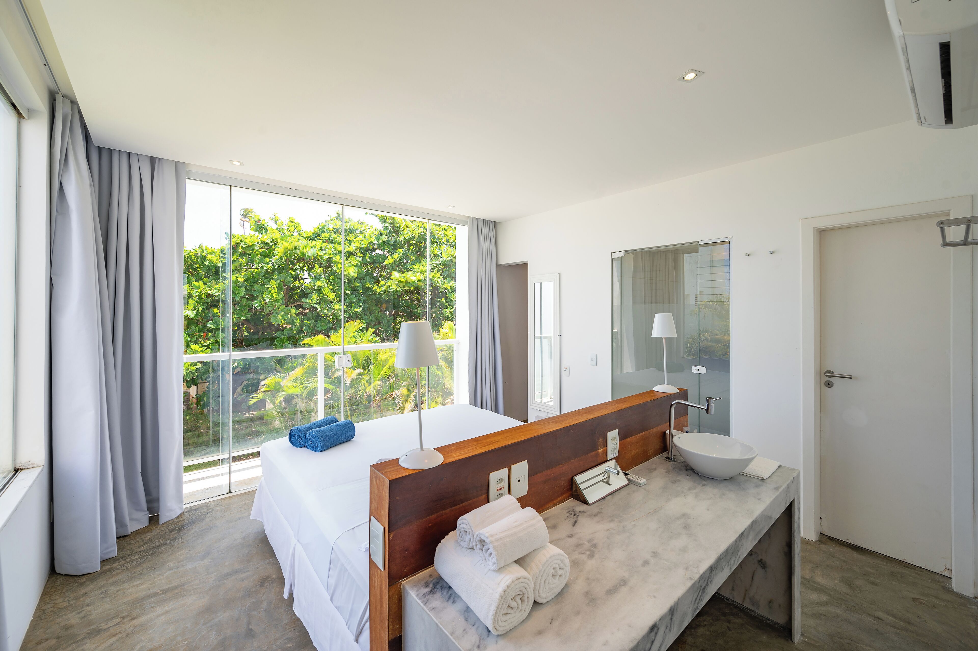 superior villa, 1 king bed, non smoking | in-room safe, free wifi, bed sheets