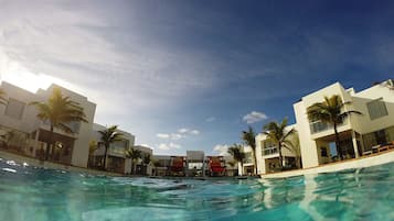 Outdoor pool, sun loungers