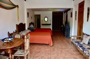 Suite estudio, frente a la playa (By VC- R3) | Premium bedding, in-room safe, free WiFi, bed sheets - VC Hotel Boutique (Isla Mujeres)