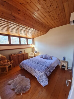 4 chambres, fer et planche à repasser, lit parapluie, Wi-Fi gratuit