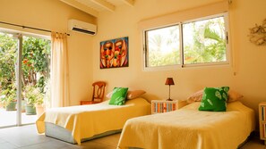 4 bedrooms, iron/ironing board, WiFi, bed sheets