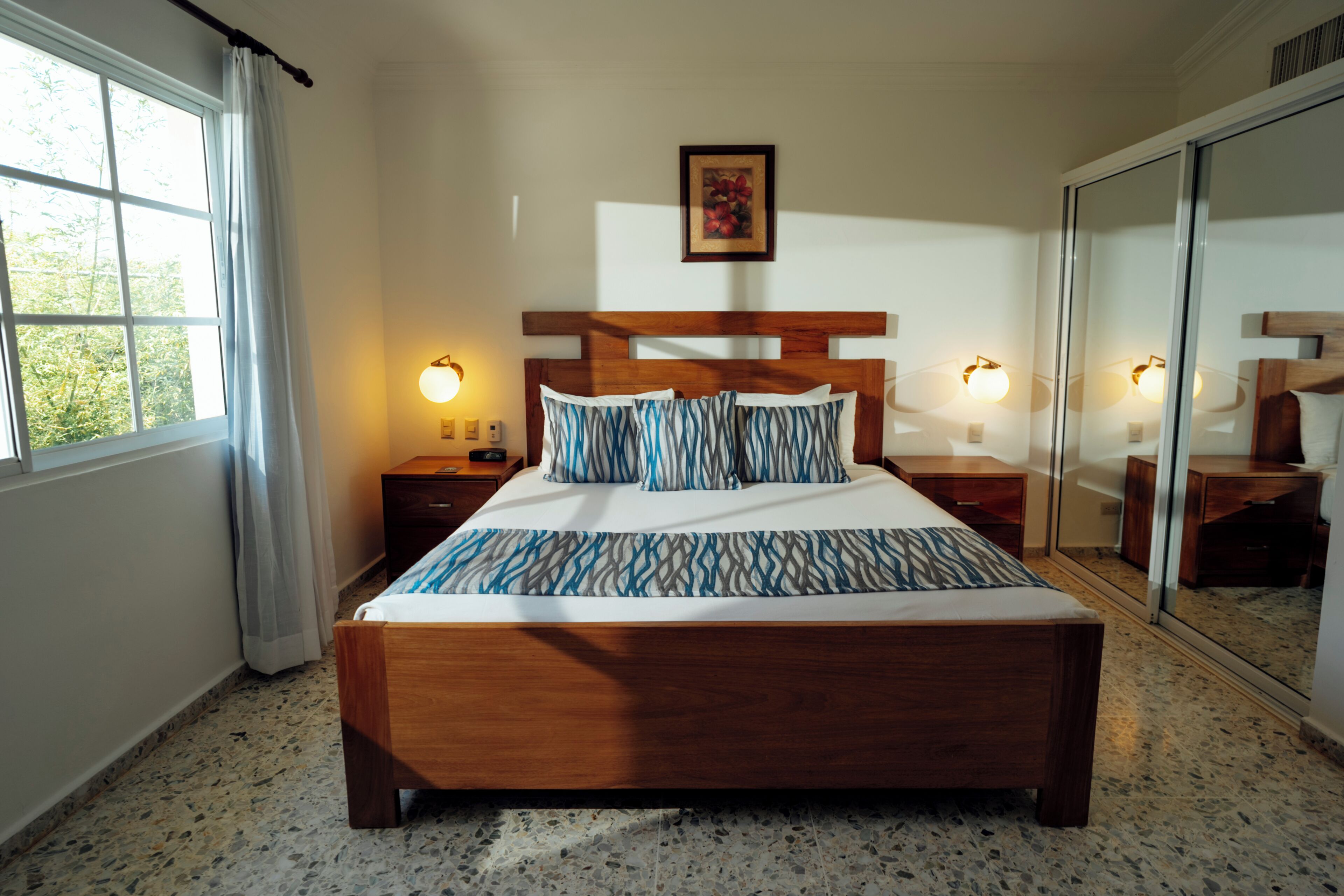 Crown Villa | 6 bedrooms, in-room safe, blackout drapes, iron/ironing board